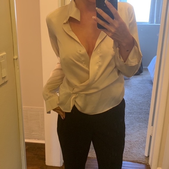 Super cute button down Sofia Richie vibes - Picture 3 of 6